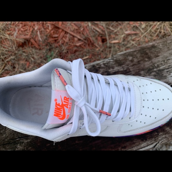 Air Force 1s, very clean. - Picture 3 of 6